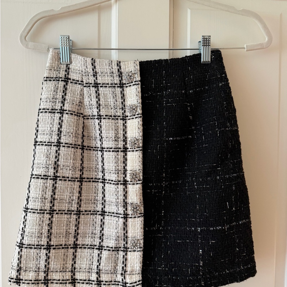 Super cute Black and White tweed teen girls skirt